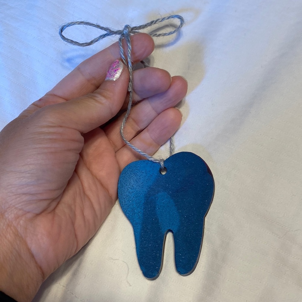 Handmade resin tooth